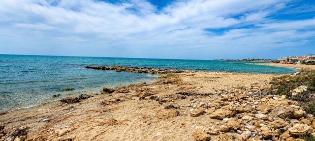 Beautiful villa for 5 guests with A/C, WIFI, patio and panoramic view in Caucana