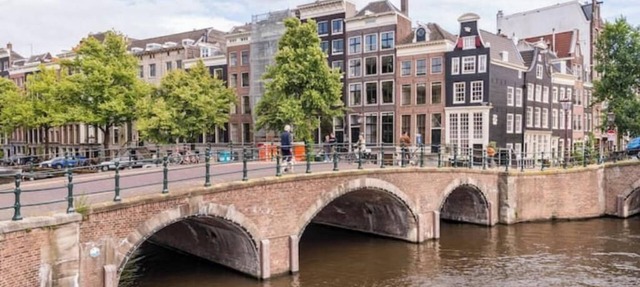Beautiful & Well-located Canalhouse in Amsterdam