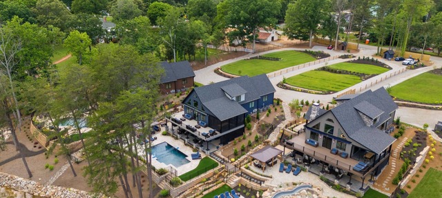 Blue Heron & Gray Fox by AvantStay | 2 Lakefront Homes, Sleeps 44, Pools in Sherrills Ford