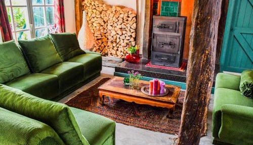 BoHo Experience Wellness, Jacuzzi, Sauna, BBQ, Garden, Sleeps 10 in Kockengen