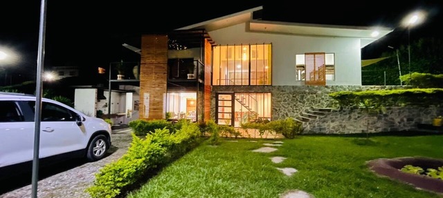 Cabaña Campestre km 46 vía Medellín Colombia in Caldas