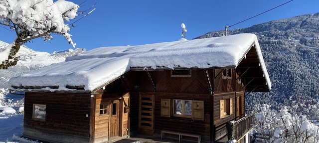 Chalet facing Mont Blanc 10sq.m. 170 sq.m. in Saint-Gervais-Les-Bains