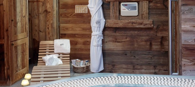 CHALET MATTERHORN Catered with Spa walking distance slopes and Cervinia center in Breuil Cervinia