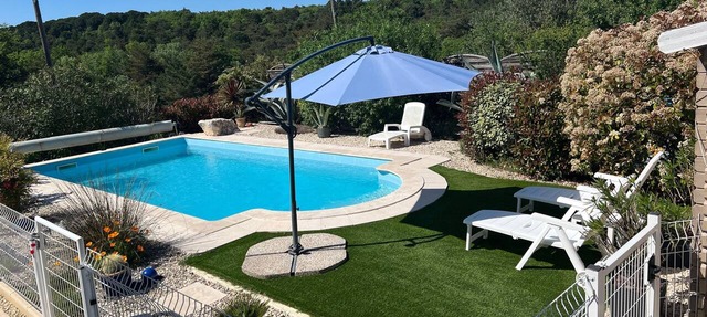 Charmant Studio Avec Terrasse et Piscine à 1/4 h d' Uzès - Climatisé in Saint-Laurent-la-Vernède