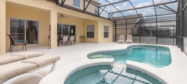 Charming 5BR Villa with Private Pool – Near Disney in Davenport