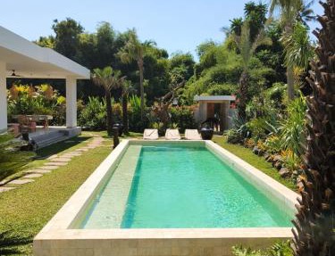 Charming Modern Villa Cactus, Peaceful Lovina Getaway in Lovina