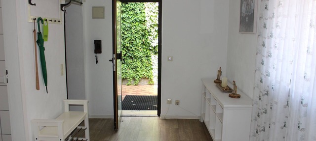 Charming, spacious 2BR in Böblingen, walk to Lakes, Transit & German Restaurant in Böblingen