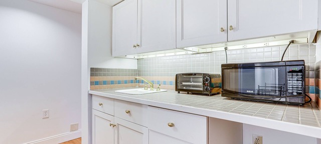 Comfy and Spacious Studio: 2 Mi to Downtown! in Seattle