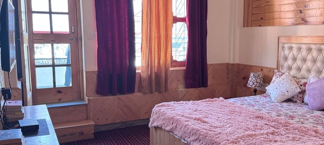 Cozy 1-bedroom apartment in serene Kullu with WiFi in Kullu