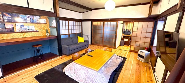 Cozy 2-TATAMI room Japanese style house with AC, WiFi in serene Fujiyoshida city in Fujiyoshida city