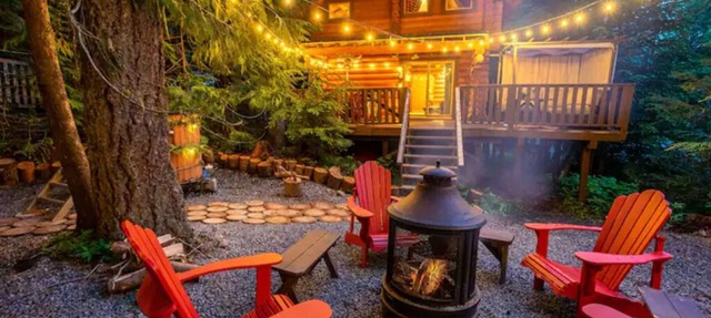 Cozy Mountain Log Cabin w/Cedar Tub and Sauna! in Sunshine Valley