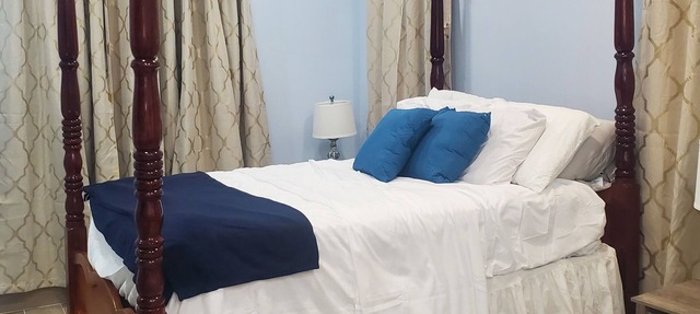 Cozy one bedroom studio in The Valley