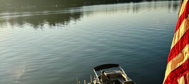 Cozy Waterfront Cottage - 2 private docks, kayaks, pedal boat, grill & firepit! in Newaygo