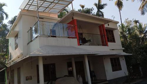 CRS RED & WHITE HOMESTAY in Sultan Bathery