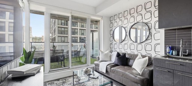 Downtown High-Rise Oasis Stunning City Views in Toronto
