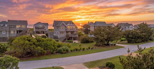 Duck Diamond - Sanderling, Ocean View, 95 Yds to Beach, Hot Tub, Sauna, Community Pool in Duck