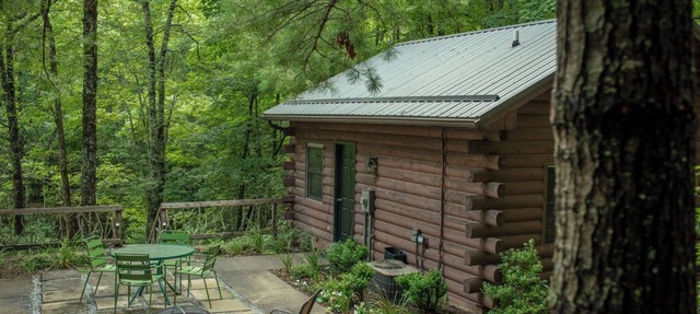 Emerald Lake Cabin - Fishing - Couples - Lakefront - Cozy in Cedar Mountain