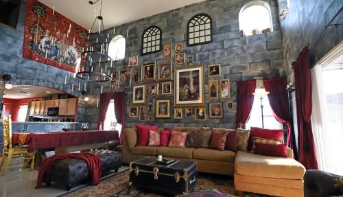 Enchanted Villa with Lake View 6-Bedroom in Resort 9 miles to Disney World 15 miles to the Wizarding World of Harry Potter in Kissimmee