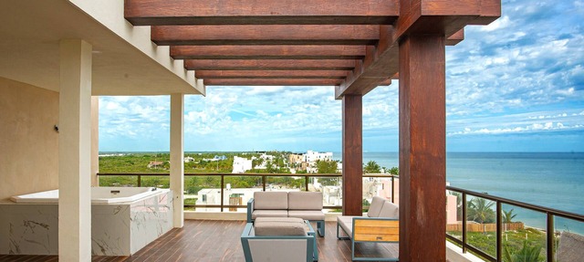 Energy efficient beachfront PH, in San Benito