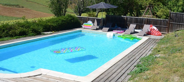 Fantastic barn conversion near Cordes sur Ciel with 4 bedrooms and pool in Itzac