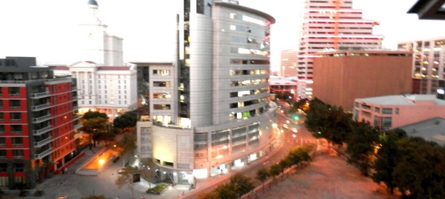 Full Power, long stay rates, walk to V&A Waterfront, fibre WIFI, gym & pool in Cape Town