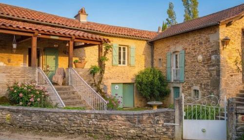 Gîte de caractère Piscine, Pierres & Authenticité in Martiel