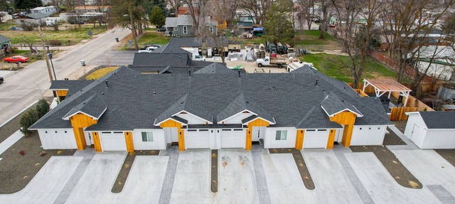 Garden City Retreat minutes to downtown Boise-Sleeps up to 21 in 10B/8B home in Garden City