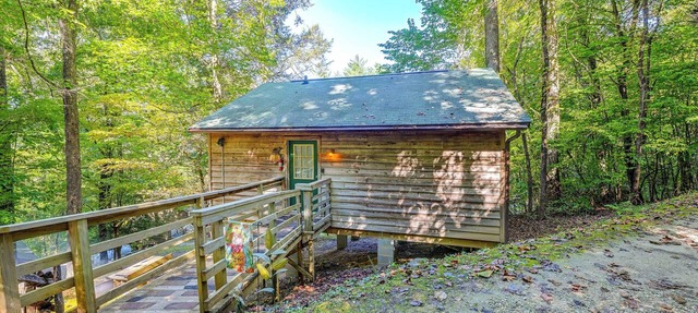 'Gone Hiking' Bryson City Cabin w/Hot Tub & Grill in Bryson City