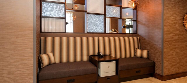 Hampton Inn & Suites Aurora South Denver in Aurora