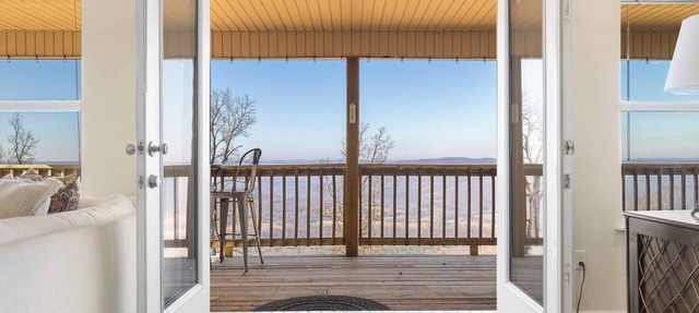 Hawk's View- Mountain Cottage! in Jasper