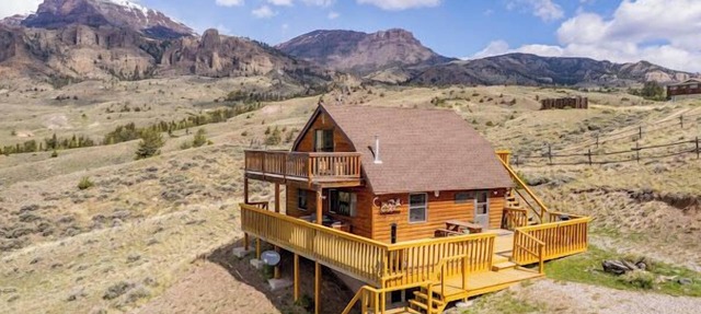High Point Hideout- Mountain Top Views, Location on the way to Yellowstone in Cody