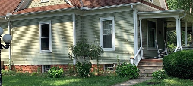 Historic Victorian Estate Wrap-Around Porch in Dixon