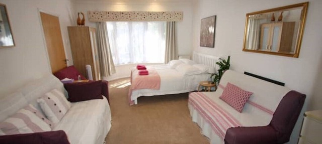 Holiday Studio Flat/BnB in Southborough