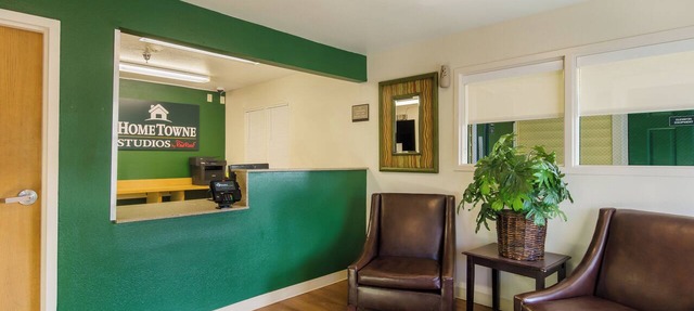 HomeTowne Studios by Red Roof Denver - Glendale/Cherry Creek in Glendale