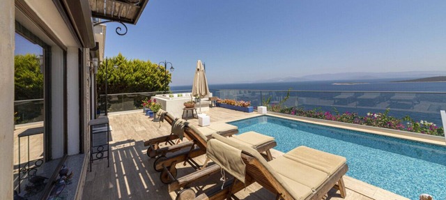 House with Private Pool and Sea View in Bodrum in Mugla