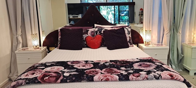 Indulge A While Chalet on Gallery Walk Tamborine Mountain in Eagle Heights