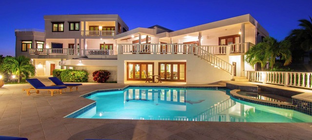 Infinity at Sheriva Villas/2 pools/2 Hot Tubs/2 Golf Carts-2 min. to Beach in West End