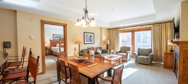 Kid-Friendly 2BR 3BA Slopeside Condo in Crested Butte