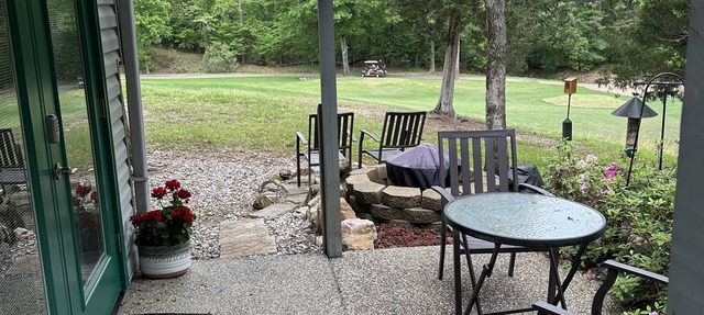 La Cabaña, a Quiet, Modern King Studio Retreat in Hot Springs Village, Arkansas in Hot Springs Village