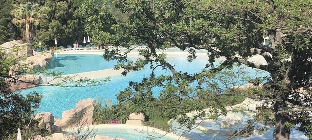 Les Restanques du Golfe de Saint-Tropez, 1600m2 water park, wave pool in Grimaud