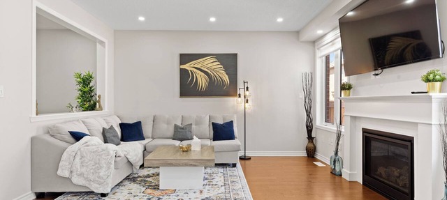 Luxe 6 Bed Home | Lion Safari | Ping-Pong | H Falls in Milton