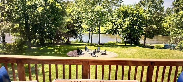 Luxe Waterfront Retreat w/Infrared Sauna & Red Light. Near New Paltz in wallkill