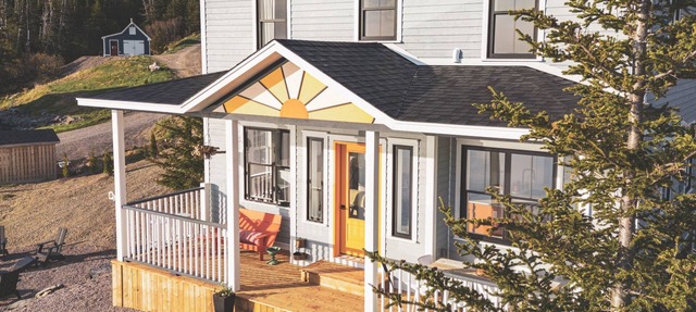 Luxuriously charming 2-bedroom home with private beach, wharf & stage in Trinity