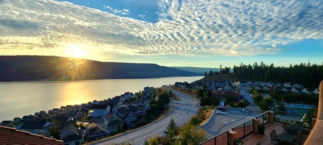Luxury Okanagan Mansion - Weddings, Retreats & Family Gatherings in Kelowna