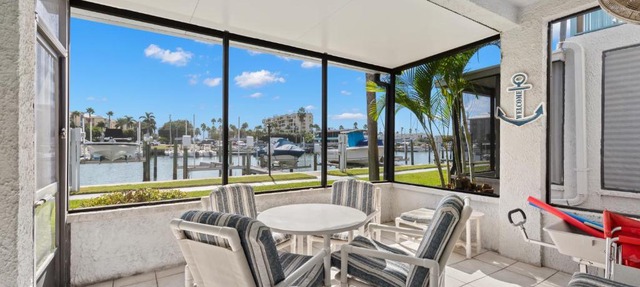 Madeira Beach Yacht Club 275A, 2 Bedrooms, Pool Access, WiFi, Sleeps 4 in St Pete Beach