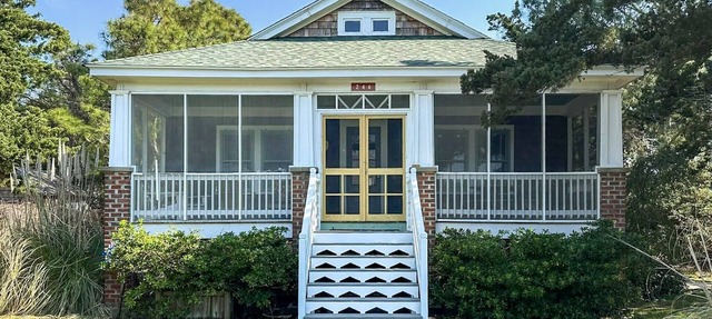 Mattie Midgette Cottage: A taste of old Ocracoke, modern conveniences in Ocracoke