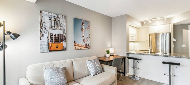 Modern 1-BR Condo DT Toronto in Toronto