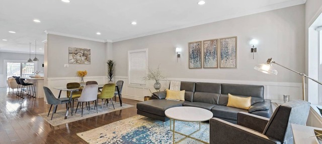 Modern Logan Square Luxury: 5 bedroom - sleeps 16! in Chicago