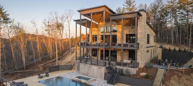 New LUXE Chalet | Large pool, hot tub & firepit in Blue Ridge