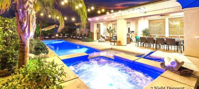 NEW Spacious 7 Bedroom 6 Bath Resort - GOLF, WALK to COACHELLA in Indio